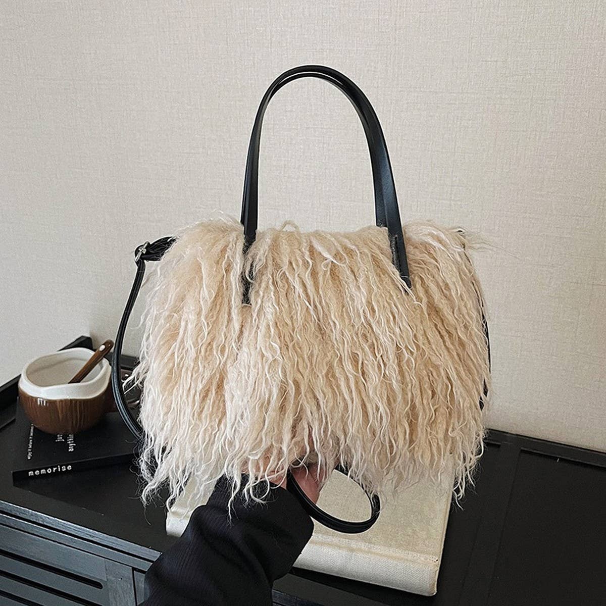 PLUSH SHEARLING SHOULDER BAG WOMEN FASHION TOTE_CUAB00553