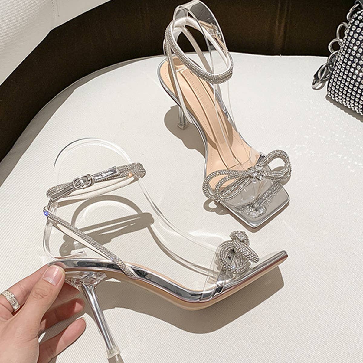 BOW AND SQUARE TOE HEELS SANDALS_CWSHH0029