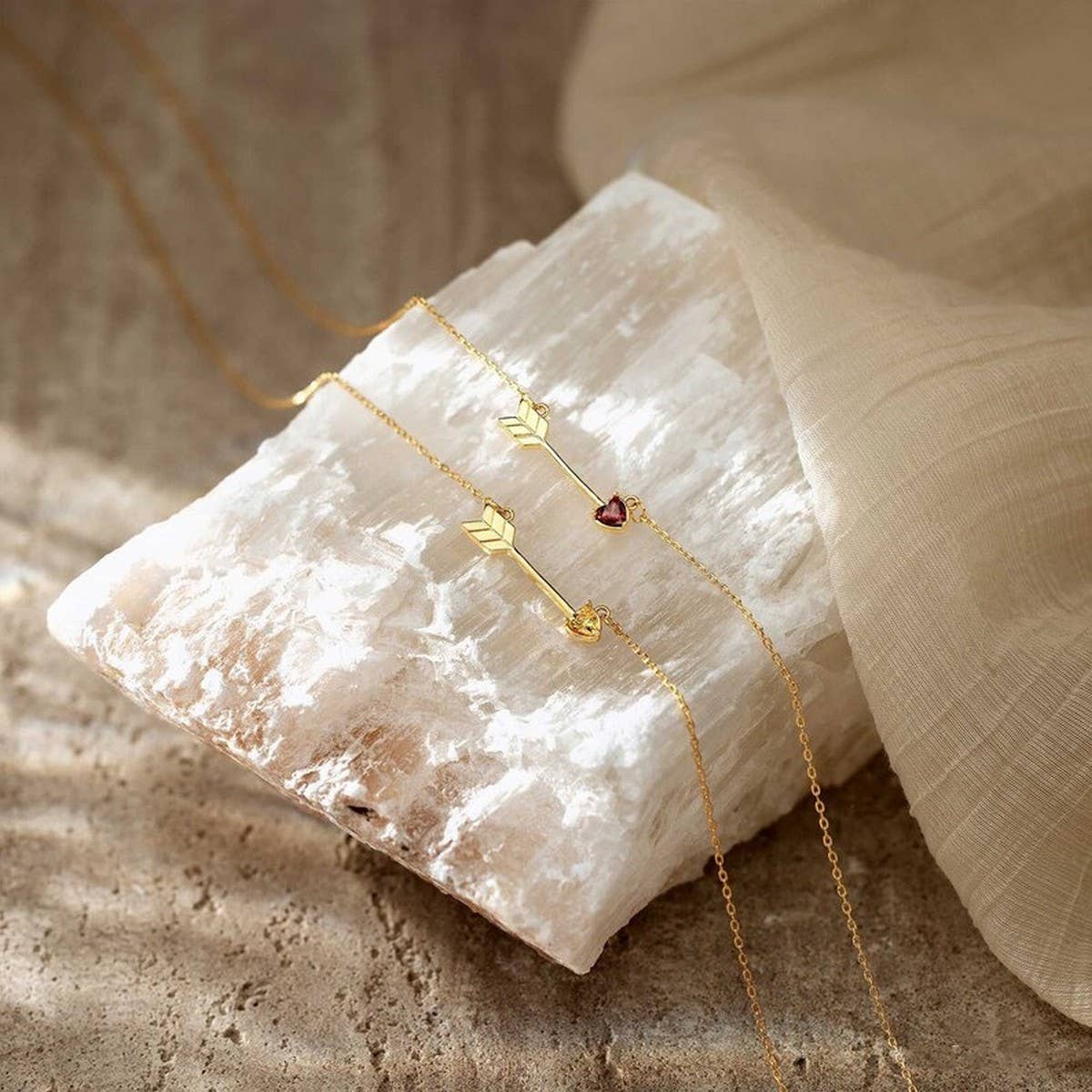 COLORFUL CREATIVE HEART PIERCING PENDANT NECKLACE_CWMM5342