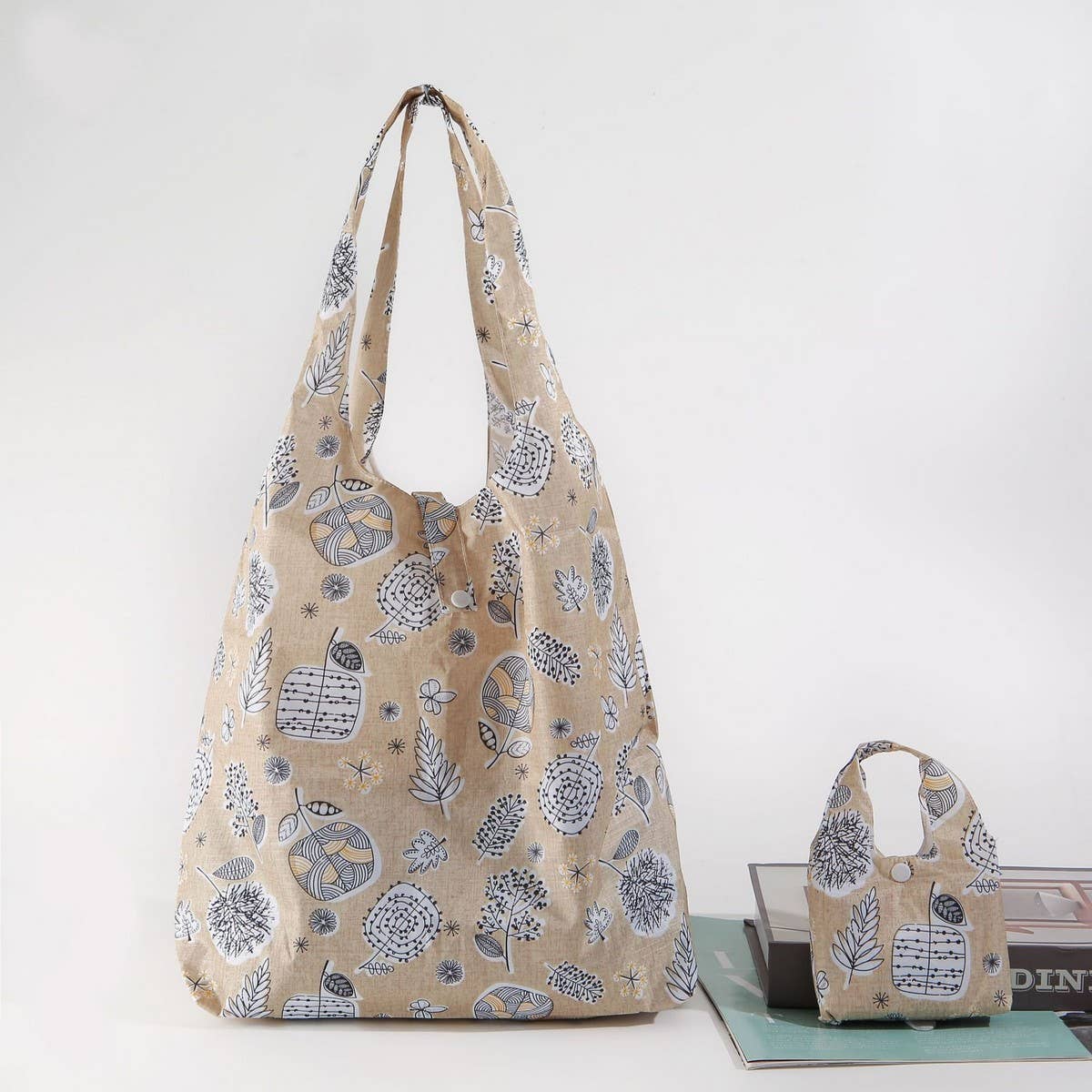 PORTABLE FOLDABLE ECO FRIENDLY SHOPPING BAG_CWAB3473