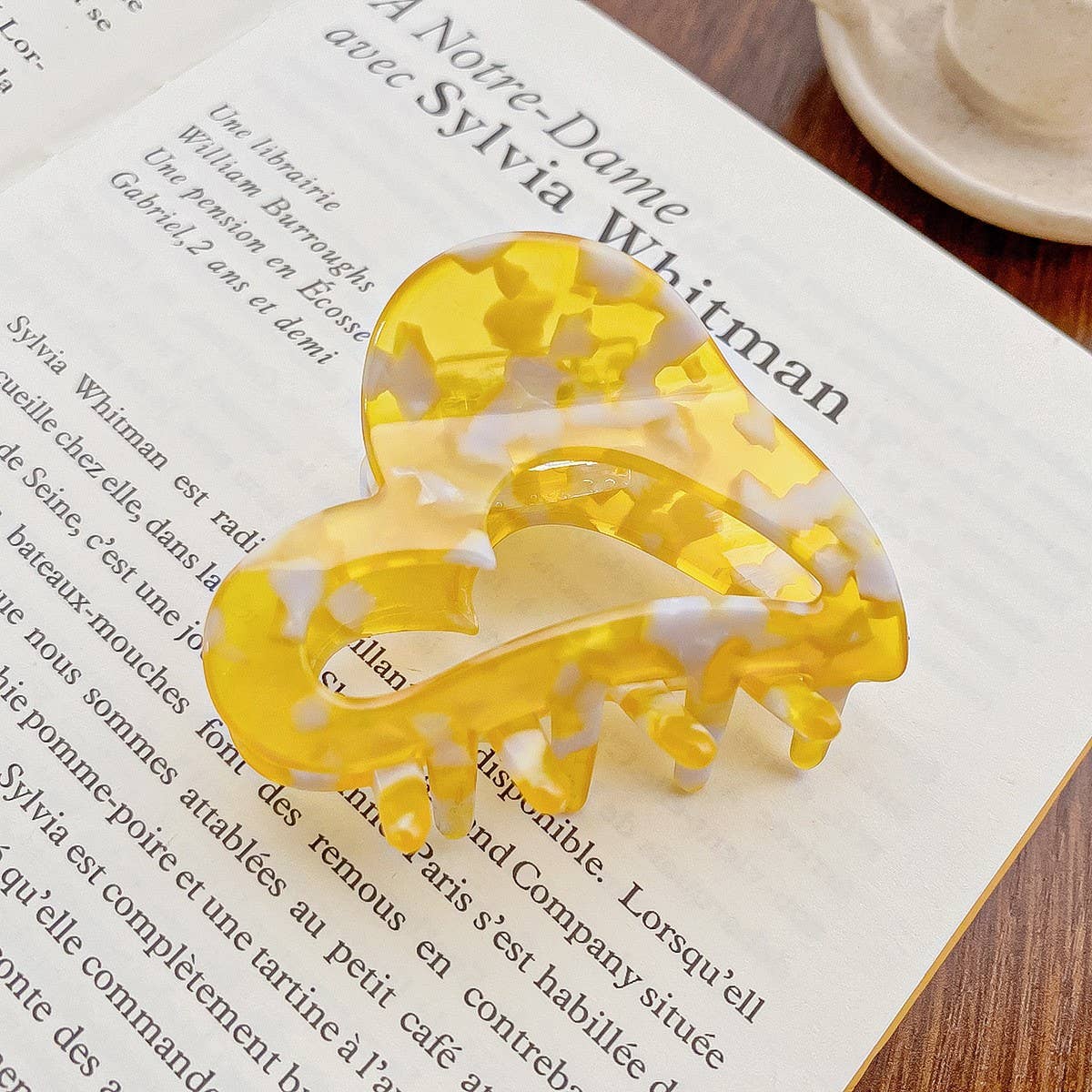 SWEET HEART HAIR CLAW CHIC ACETATE BUN CLIP_CWAHA0733