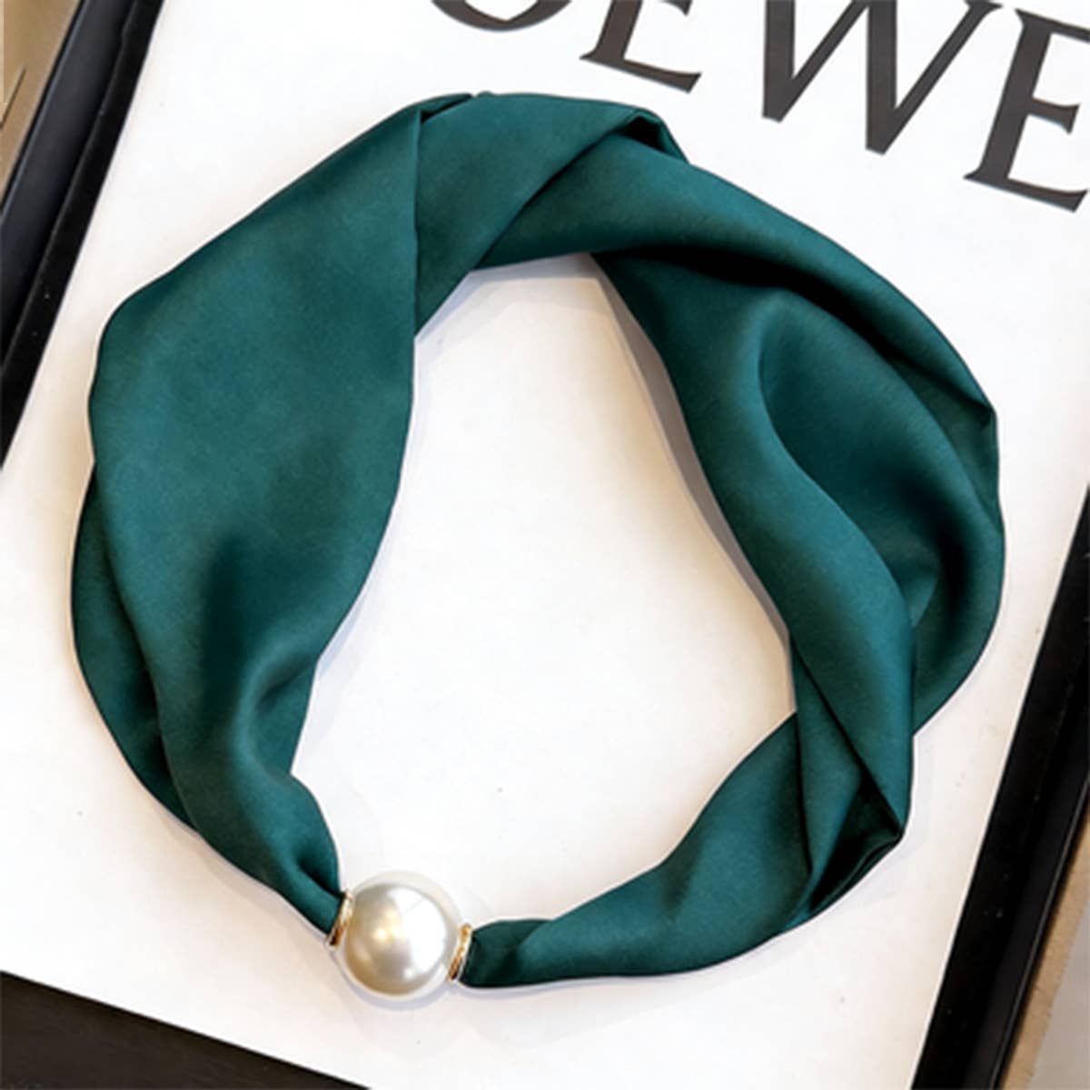 Solid Pearl Magnetic Silk Neck Scarf_Cwasc03939