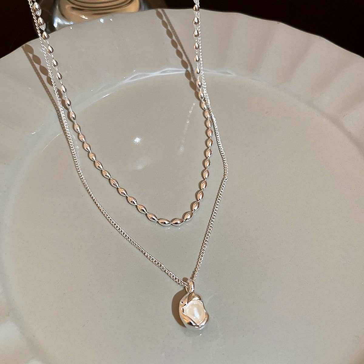 LIGHT LUXURY PLEATED PEARL BEAN NECKLACE_CWAJE2372