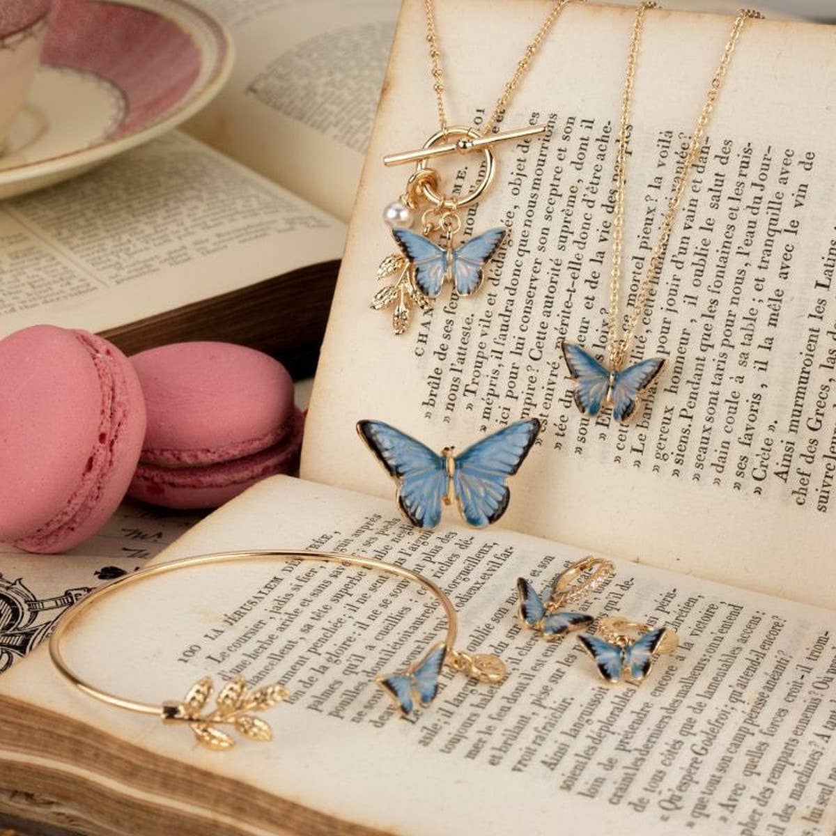 SWEET 3D BUTTERFLY NECKLACE FOR WOMEN_CWMM5658
