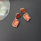 BROWN RESIN SQUARE EARRINGS_CWAJE1304