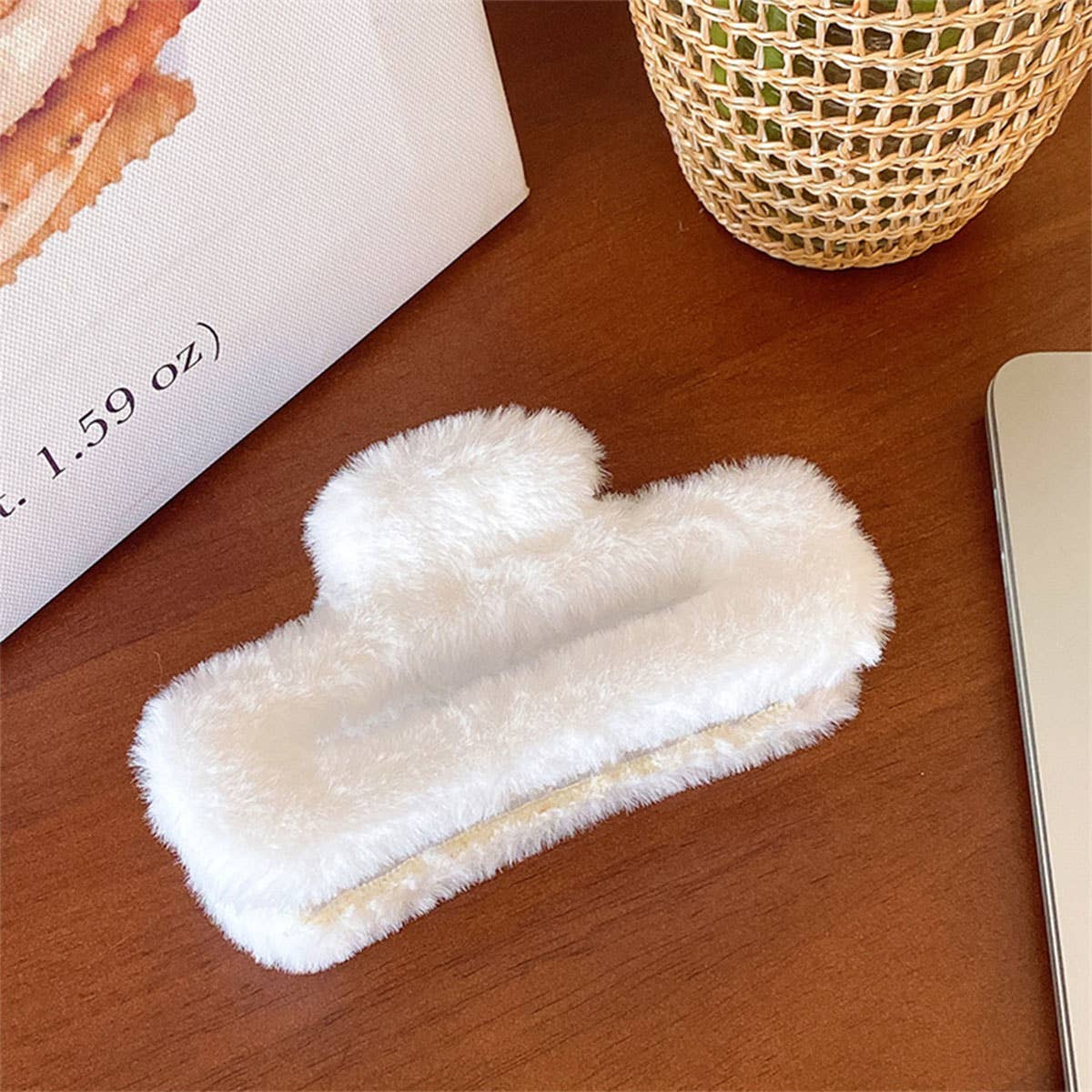 FAUX RABBIT FUR HAIR CLAW ELEGANT WINTER STYLE_CWABE0198
