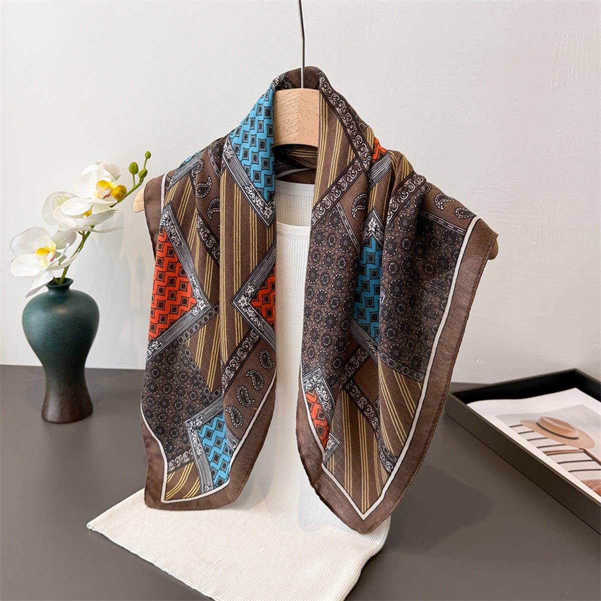 Vintage Paisley Herringbone Linen Neck Scarf_Cwasc03427