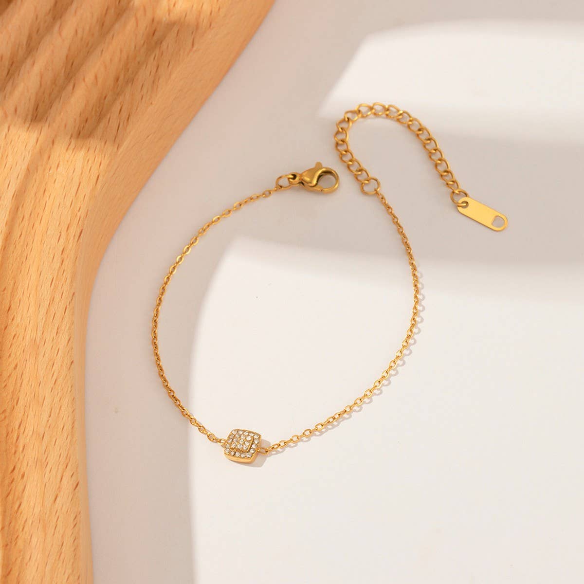 DELICATE 18K GOLD TITANIUM ZIRCON SQUARE PENDANT_CWAJE4773