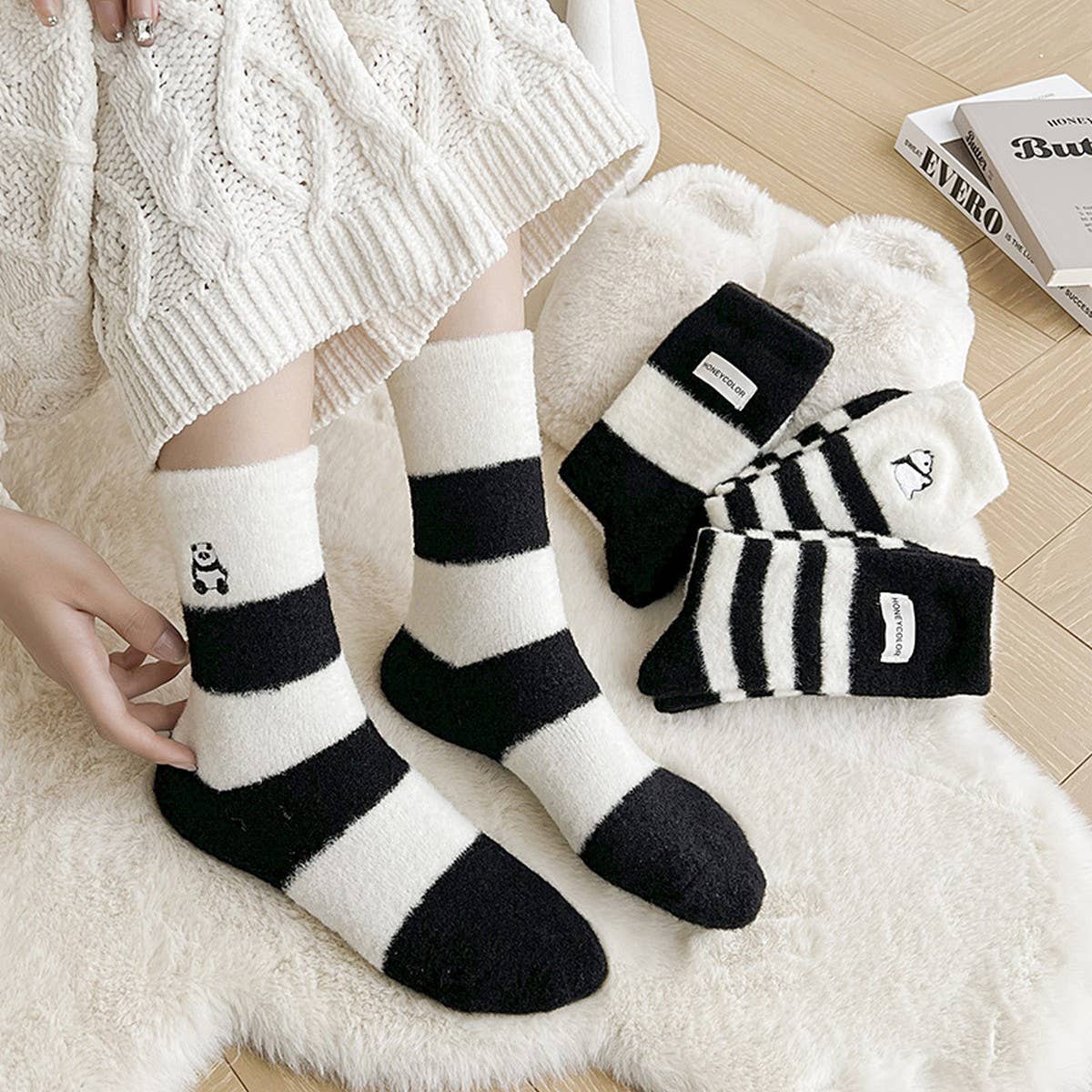 THICKENED PANDA FURRY HOME SLEEP SOCKS_CWMS1068