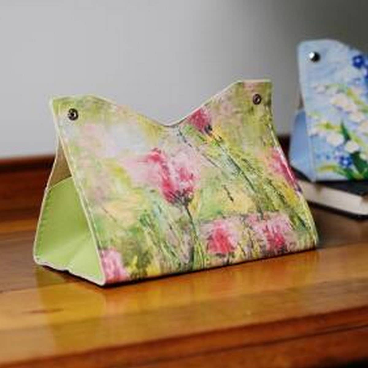 NEW CHINESE STYLE HIGH GRADE KOI TISSUE BOX_CWMM2250