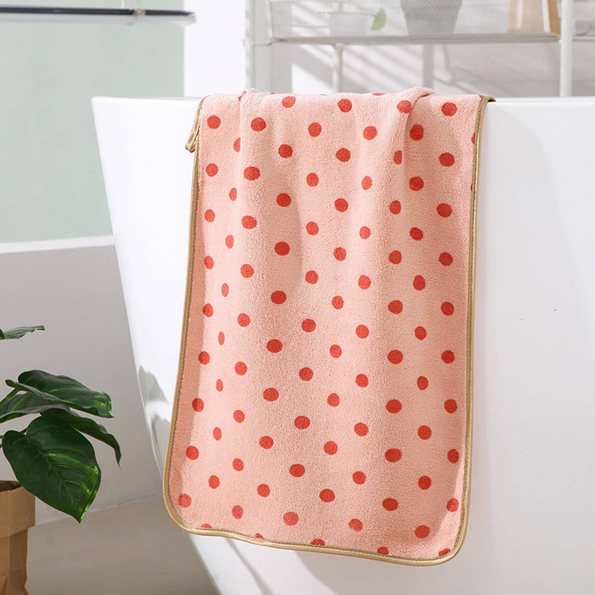 CORAL FLEECE POLKA DOT ABSORBENT FACE TOWEL_CWMM2267
