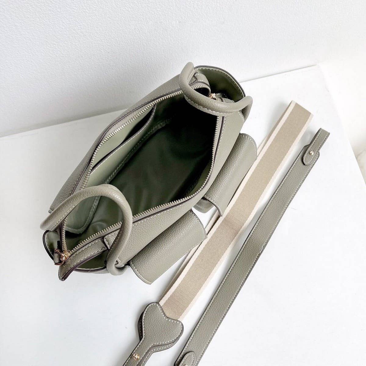 Litchi Patterned Pu Soft Leather Messenger Bag_Cwab1940