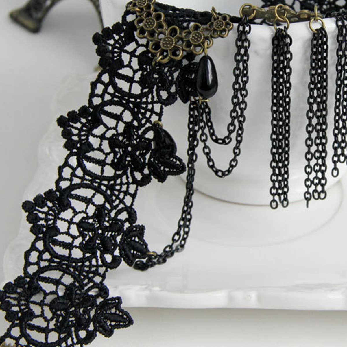 HALLOWEEN RETRO TASSEL CRYSTAL LACE SHORT NECKLACE_CWMM0166