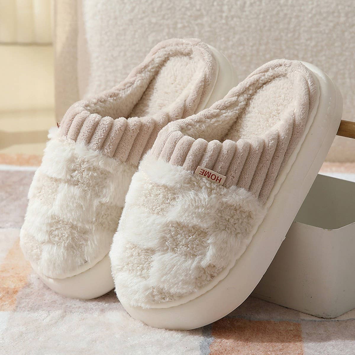 CHECKERED FUZZY WARM SLIPPERS COZY STYLISH_CWSHS0270