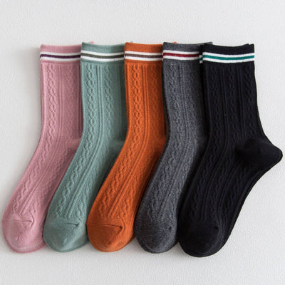 College Style Crew Socks With Cable Knit Pattern_Cwms075