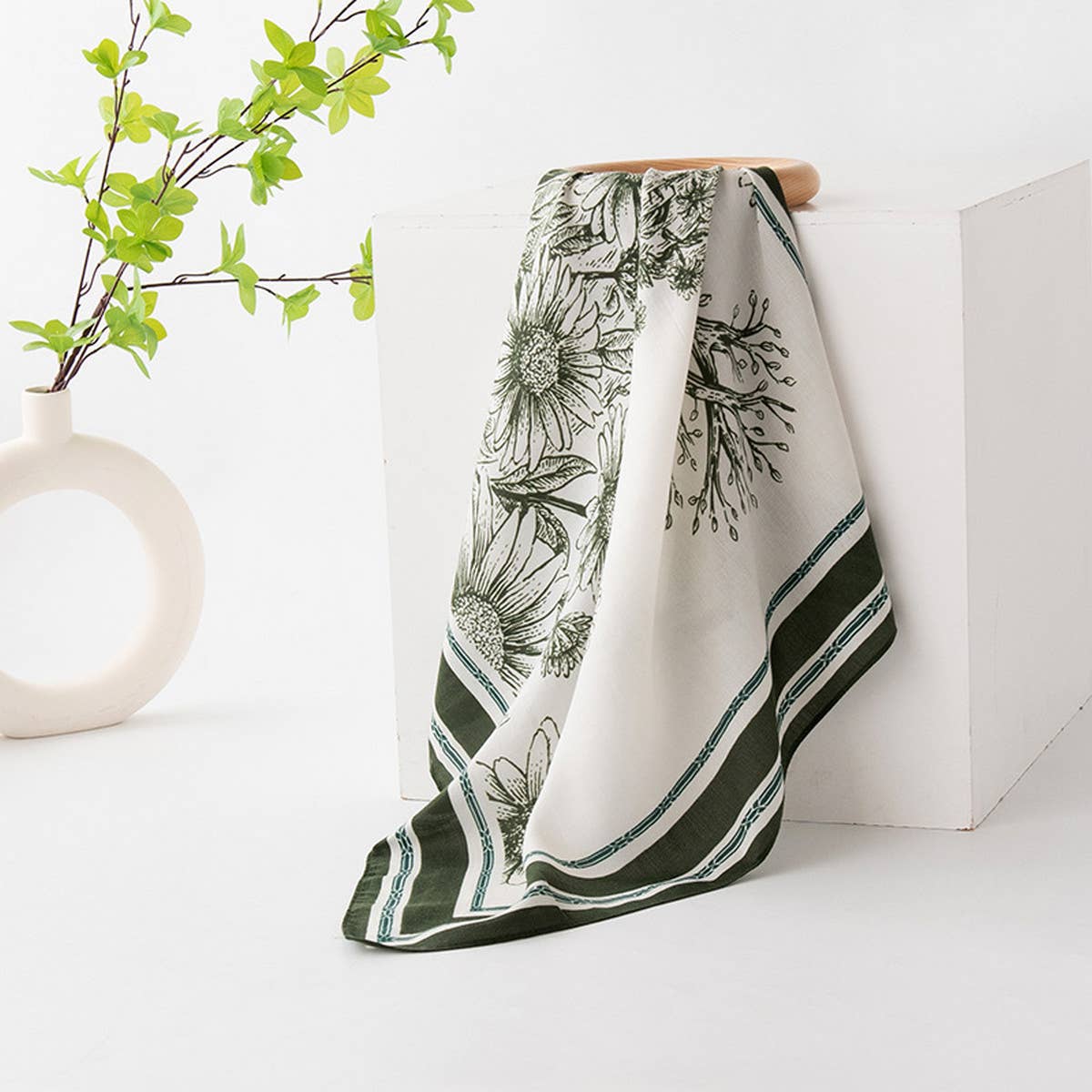 Versatile Shirt Retro Plant Print Square Scarf_Cwasc0924