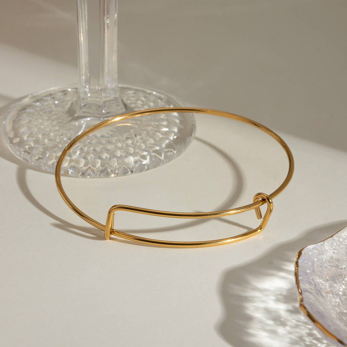 CLASSIC ADJUSTABLE 18K GOLD PLATED STEEL BANGLE_CWAJE4884