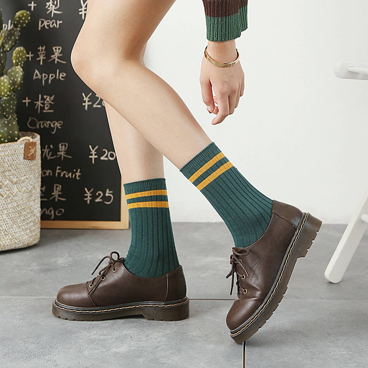 Wo-Striped Preppy Mid-Length Socks_Cwms0995