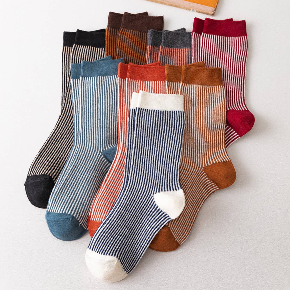 SIMPLE STRIPED MID CALF SOCKS_CWMS0662