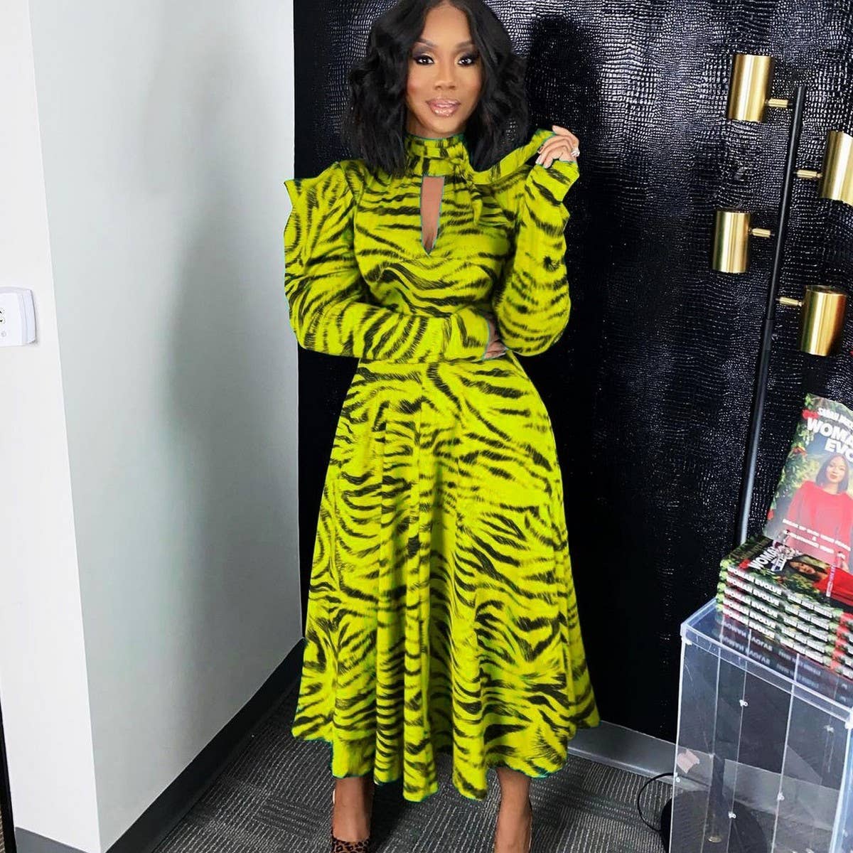 LONG SLEEVED HIGH WAISTED OVERSIZED PRINTED DRESS_CWDMD3711