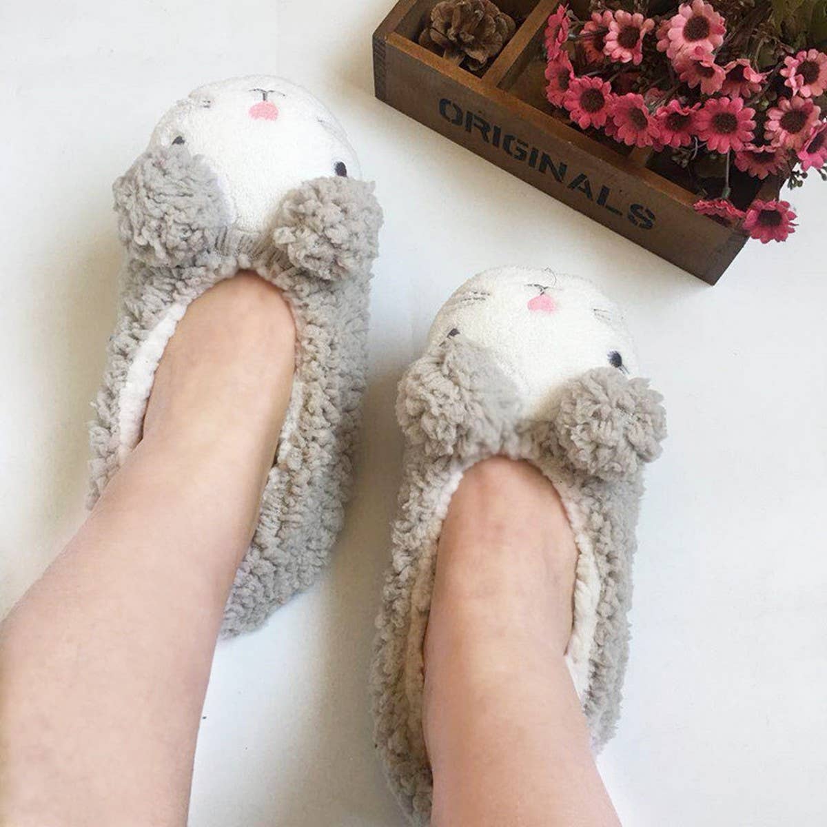 CUTE FLOOR SOCKS LADIES HOME FLOOR SHOES_CWMS1190