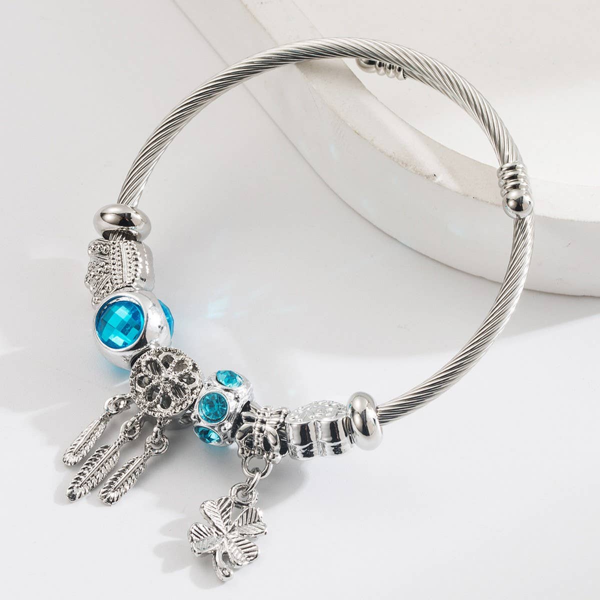 Trendy Hollow Clover Heart Titanium Bracelet_Cwmm8569