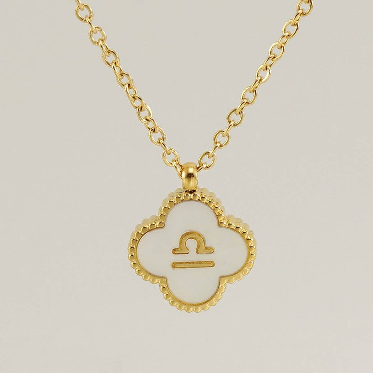 SHELL FOUR LEAF CLOVER CONSTELLATION NECKLACE_CWAJE0688