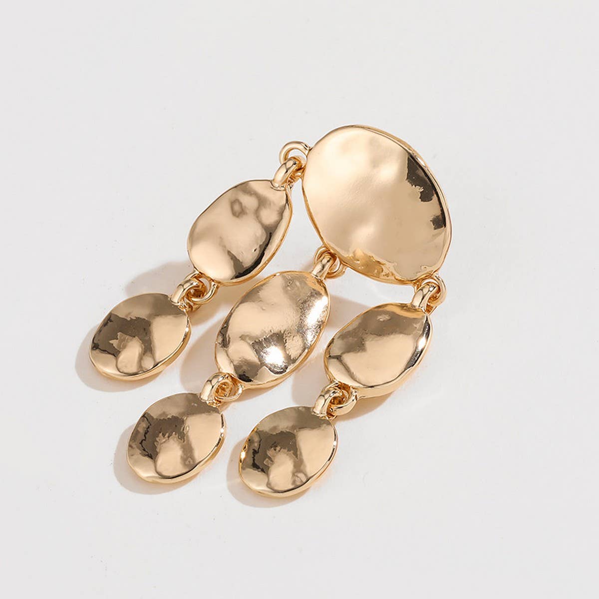 SIMPLE AND ELEGANT METAL EARRINGS FOR WOMEN_CWAJE2850