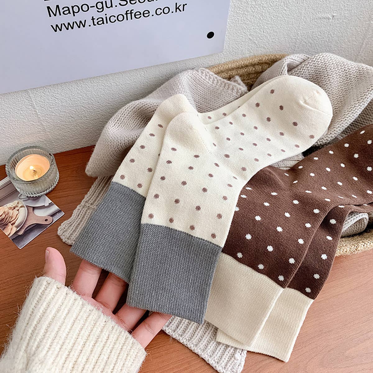 CONTRAST COLOR RETRO POLKA DOT SOCKS_CWMS0962