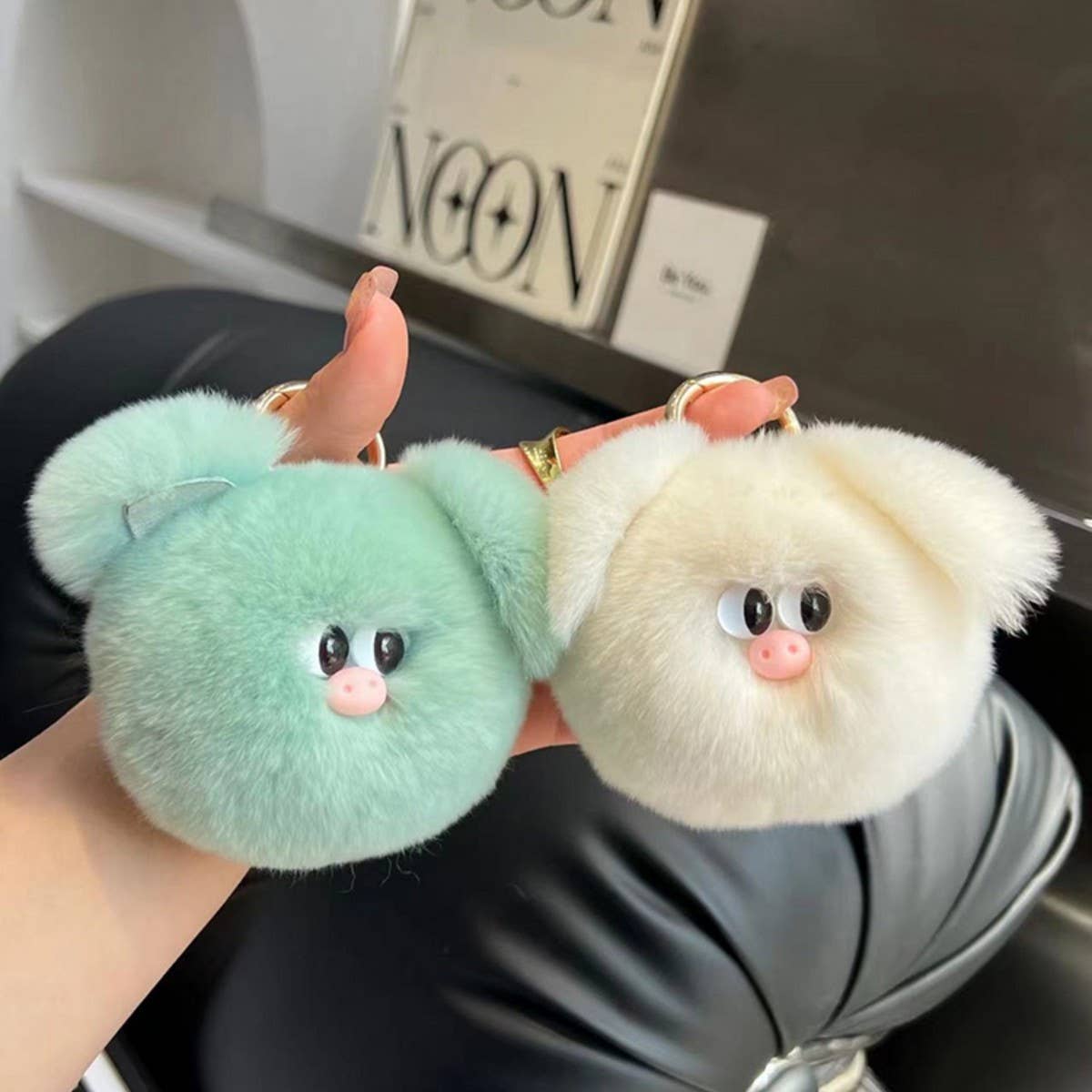 CUTE PIG PLUSH CAR KEYCHAIN BAG ACCESSORIES_CWMM2589