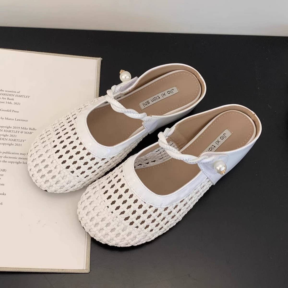 Ven Platform Mules With Closed Toe_Cwshf0095