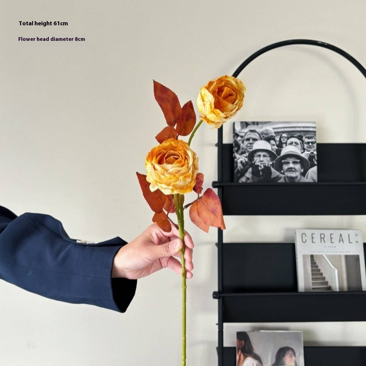 Vintage Ink-Styled Rose Bouquet With Dry Leaves_Cwmm6576