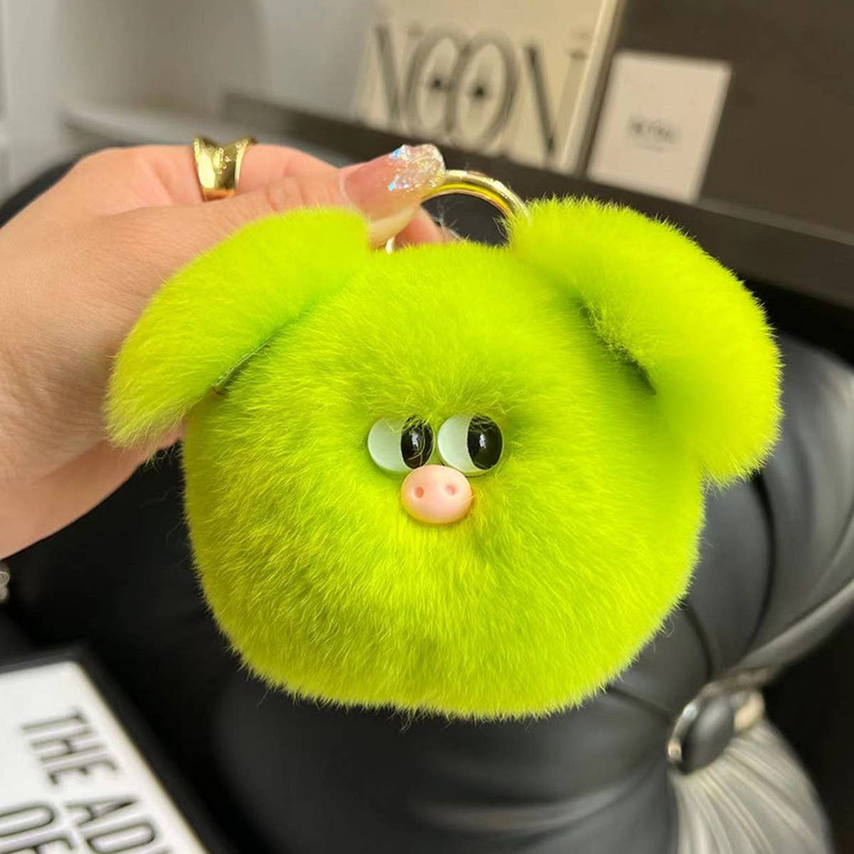 CUTE PIG PLUSH CAR KEYCHAIN BAG ACCESSORIES_CWMM2589