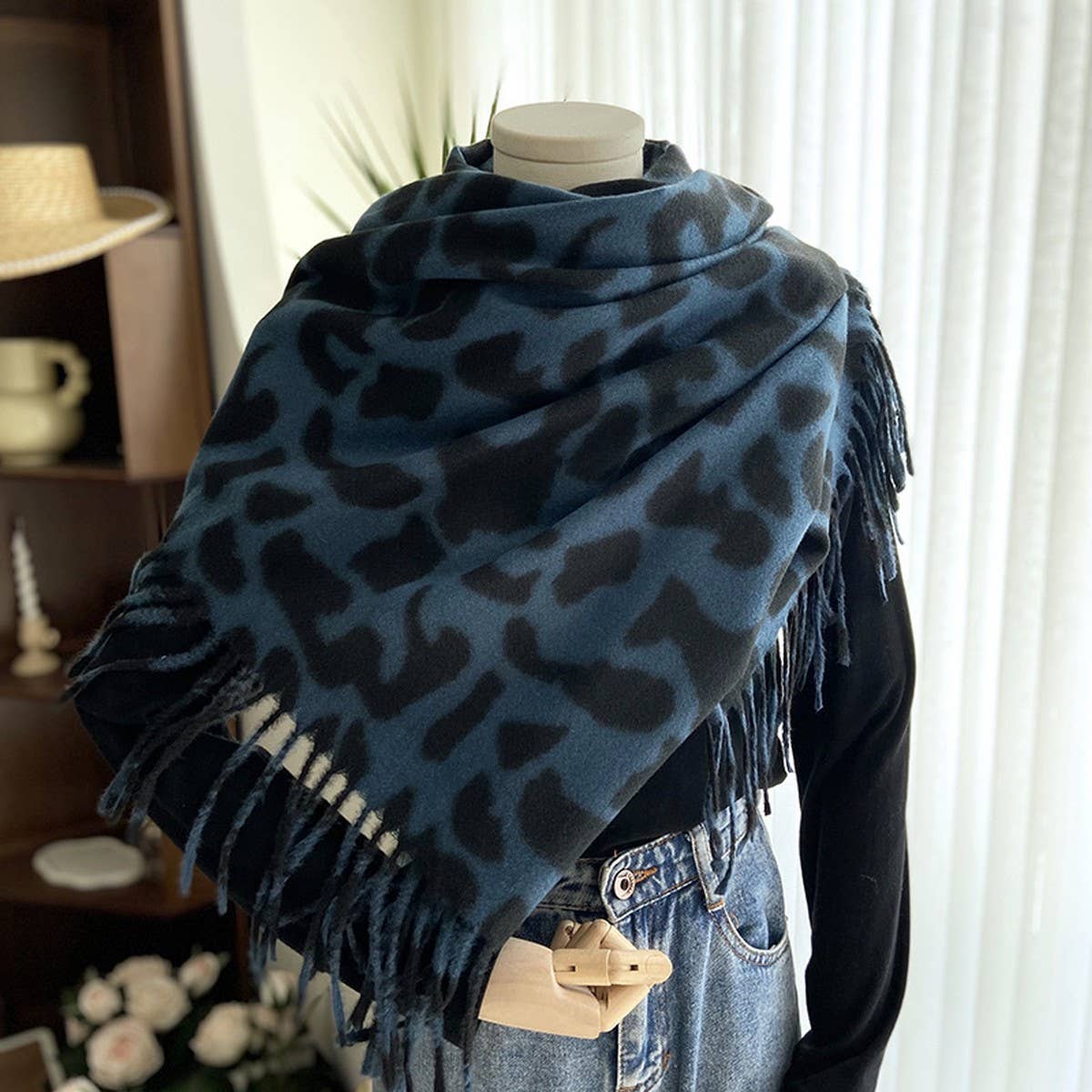 DOUBLE SIDED LEOPARD PRINT SCARF COZY WRAP_CWASC1465