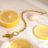 FISHBONE SHELL CHARM BRACELET 18K GOLD STEEL_CWAJE4752