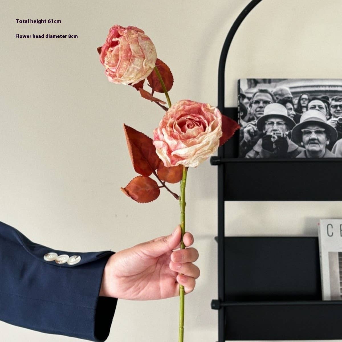 Vintage Ink-Styled Rose Bouquet With Dry Leaves_Cwmm6576