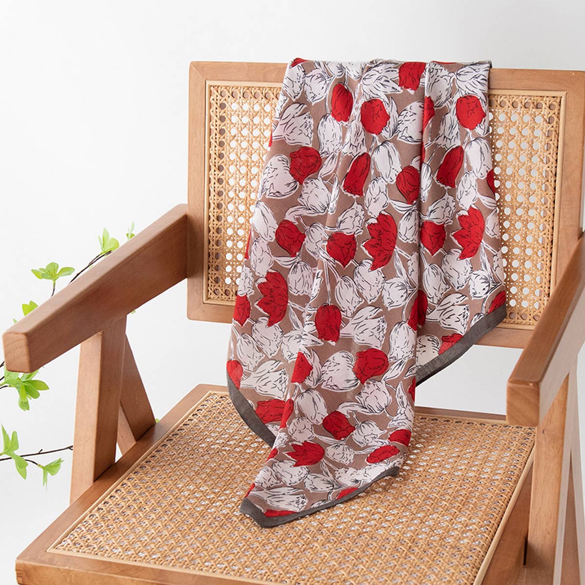 Retro Contrast Rose Print Square Scarf_Cwasc0938