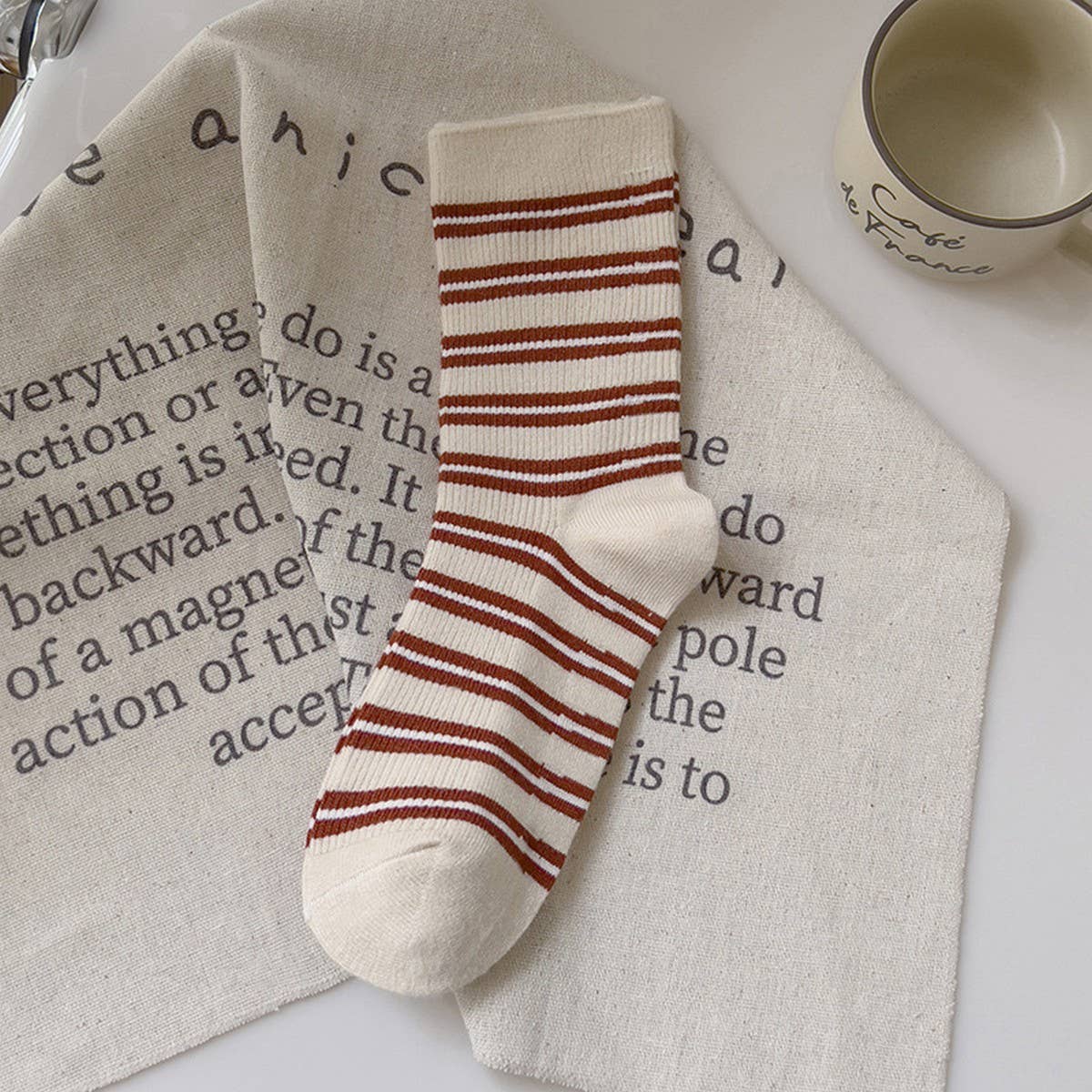 THIN EMBROIDERED BREATHABLE WOMENS MID CALF SOCKS_CWMS1132