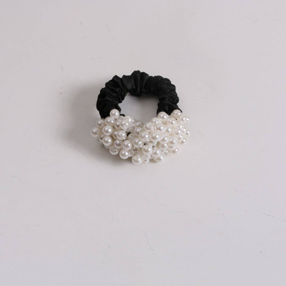 NEW SIMPLE PEARL SCRUNCHIE CUTE FRESH HAIR TIE_CWAHA6774