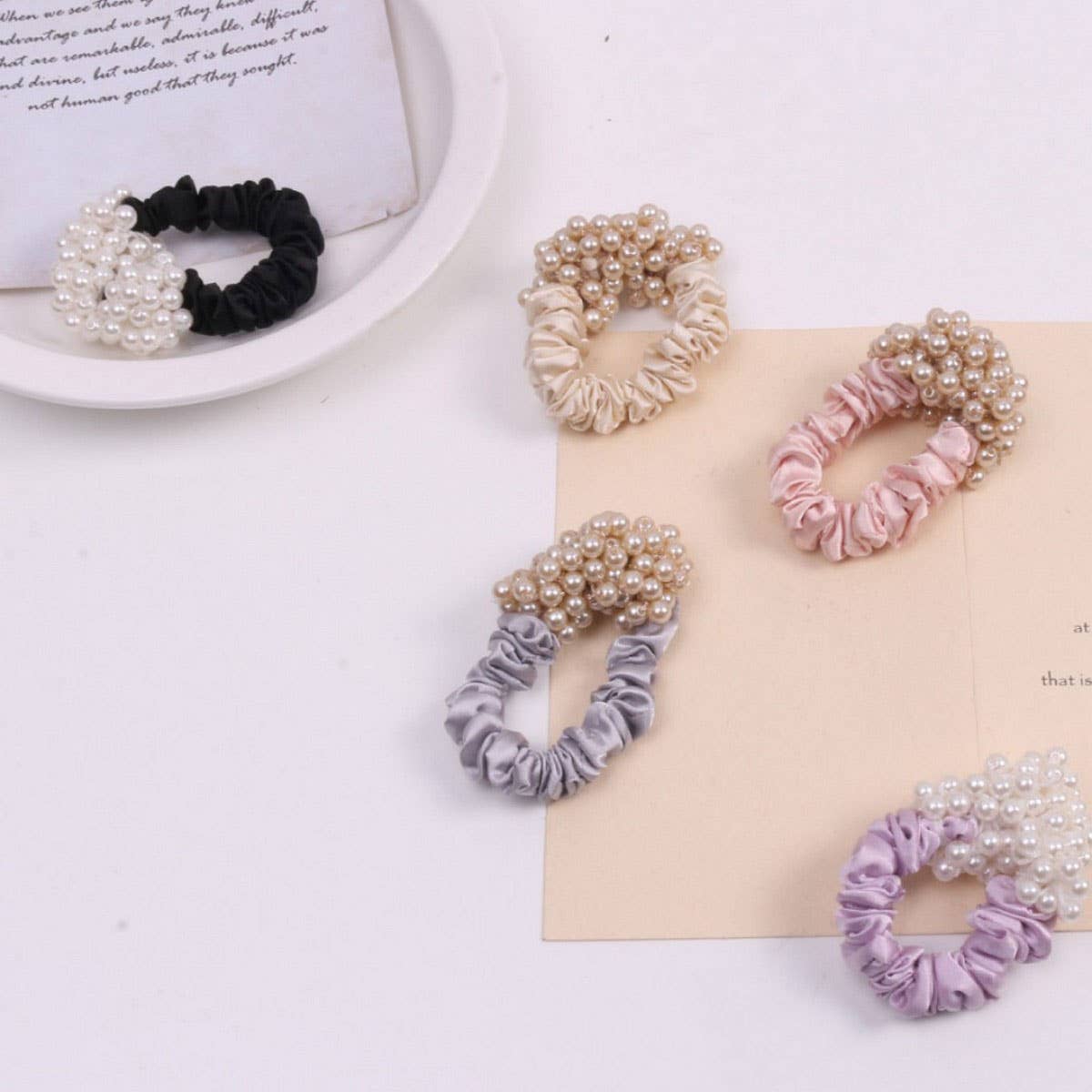NEW SIMPLE PEARL SCRUNCHIE CUTE FRESH HAIR TIE_CWAHA6774