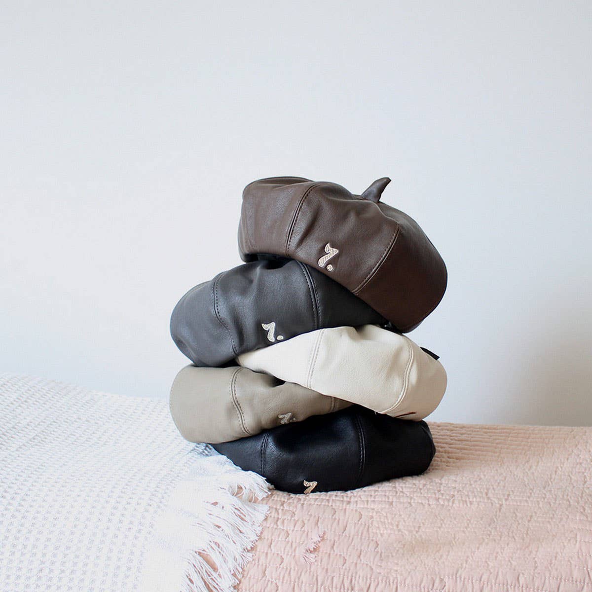 FASHIONABLE AND STYLISH CHILDRENS RETRO BERET_CWAH2923