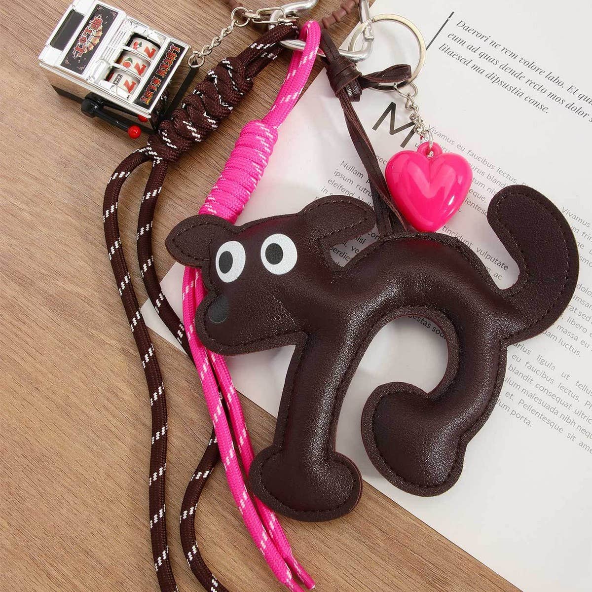 RETRO PU CAT KEYCHAIN WITH HEART FRUIT TOY_CWMM7832