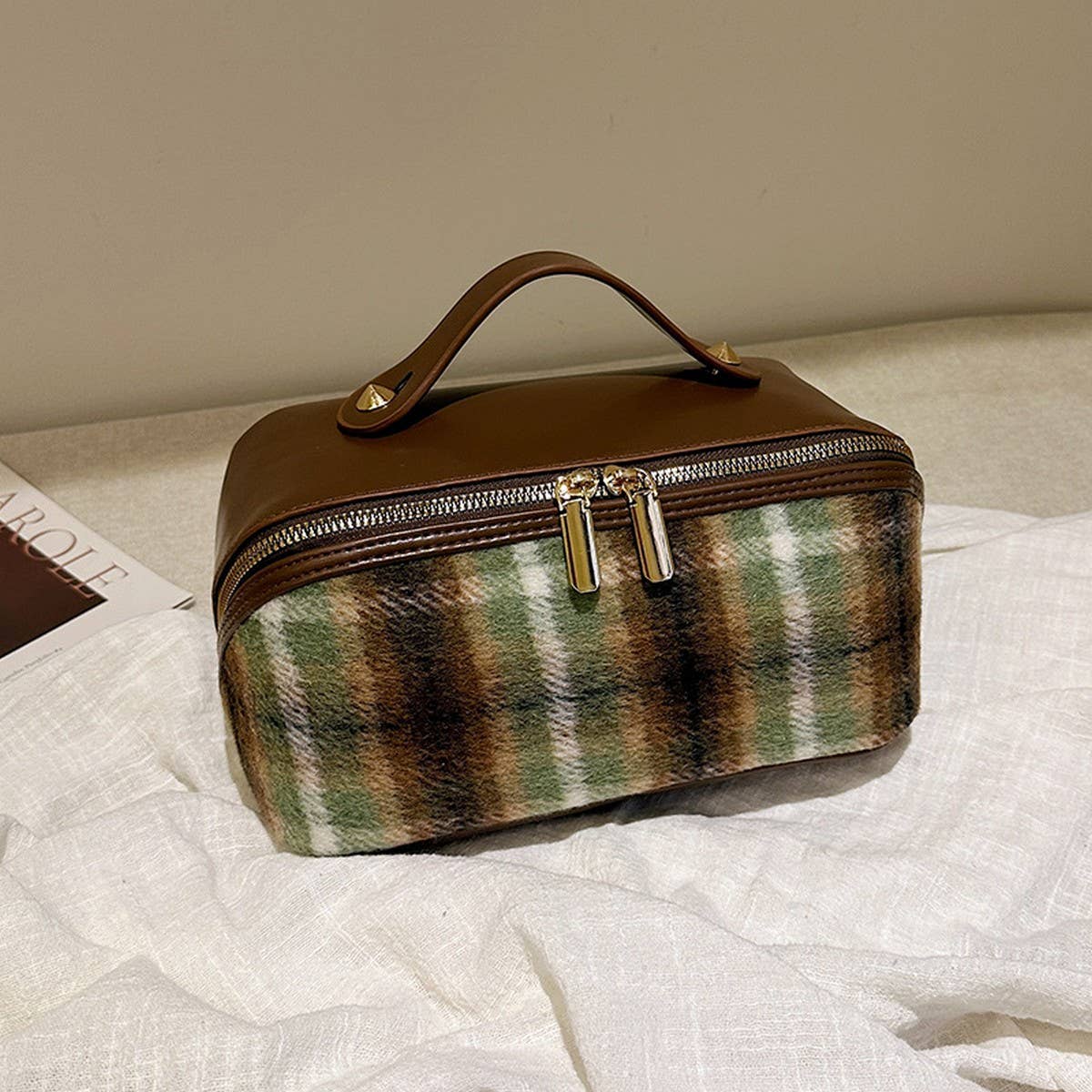NEW RETRO PLAID HAND HELD FLAT PU COSMETIC BAG_CWAB4386