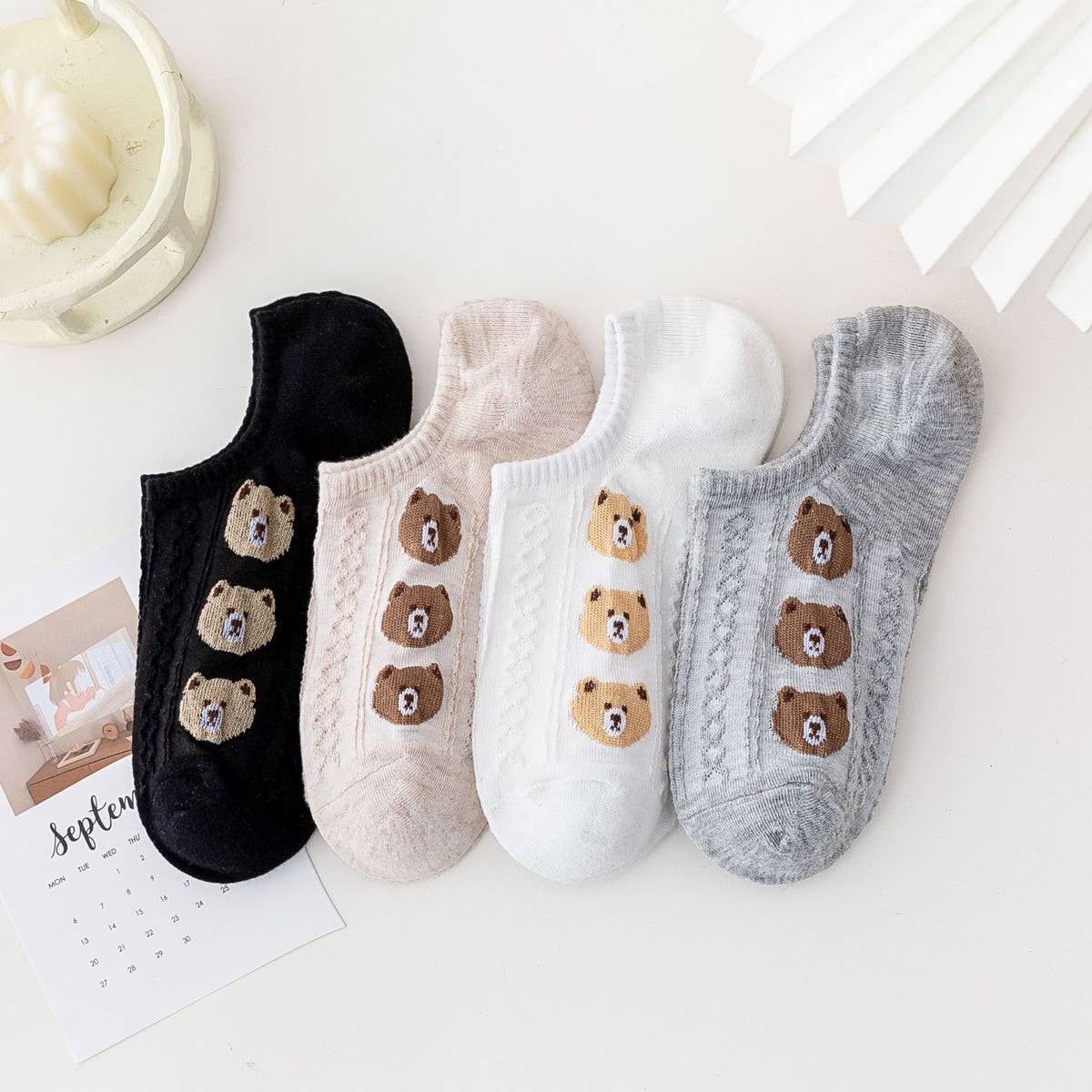 CARTOON BEAR SILICONE ANTI SLIP BOAT SOCKS_CWMS2023