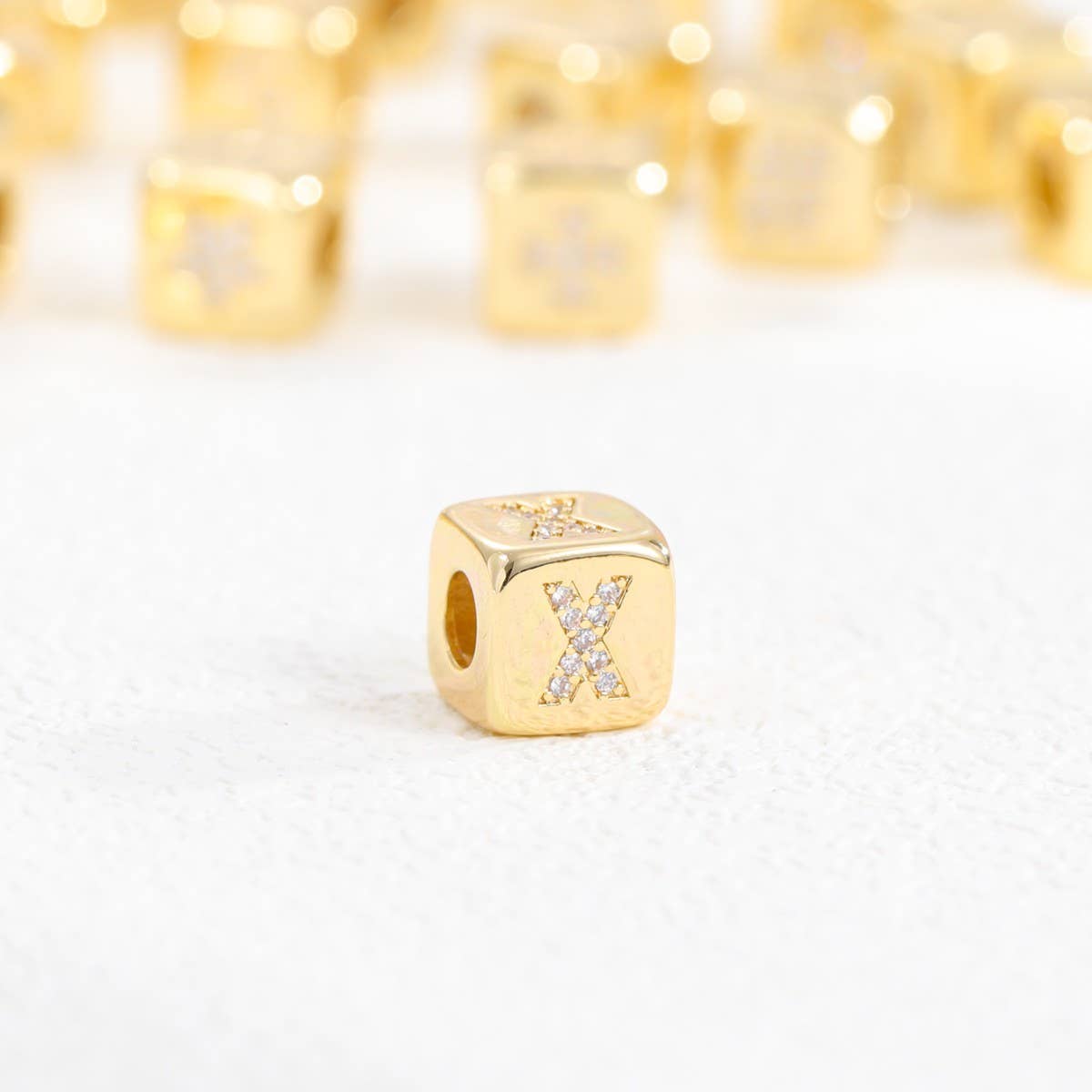 18K GOLD PLATED ZIRCONIA DICE PENDANT NECKLACE_CWMM5876