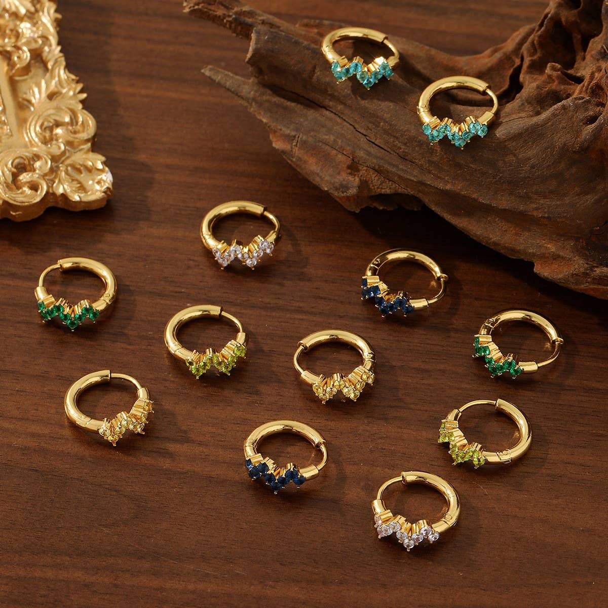 STAINLESS STEEL FLOWER EARRINGS WITH DIAMONDS_CWMM3598