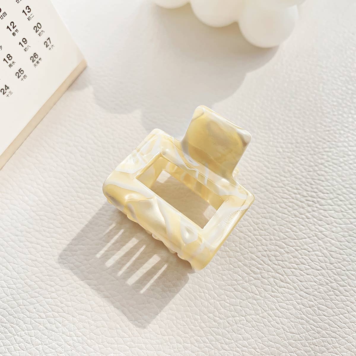 High-End Acetate Board High Ponytail Grab Clip