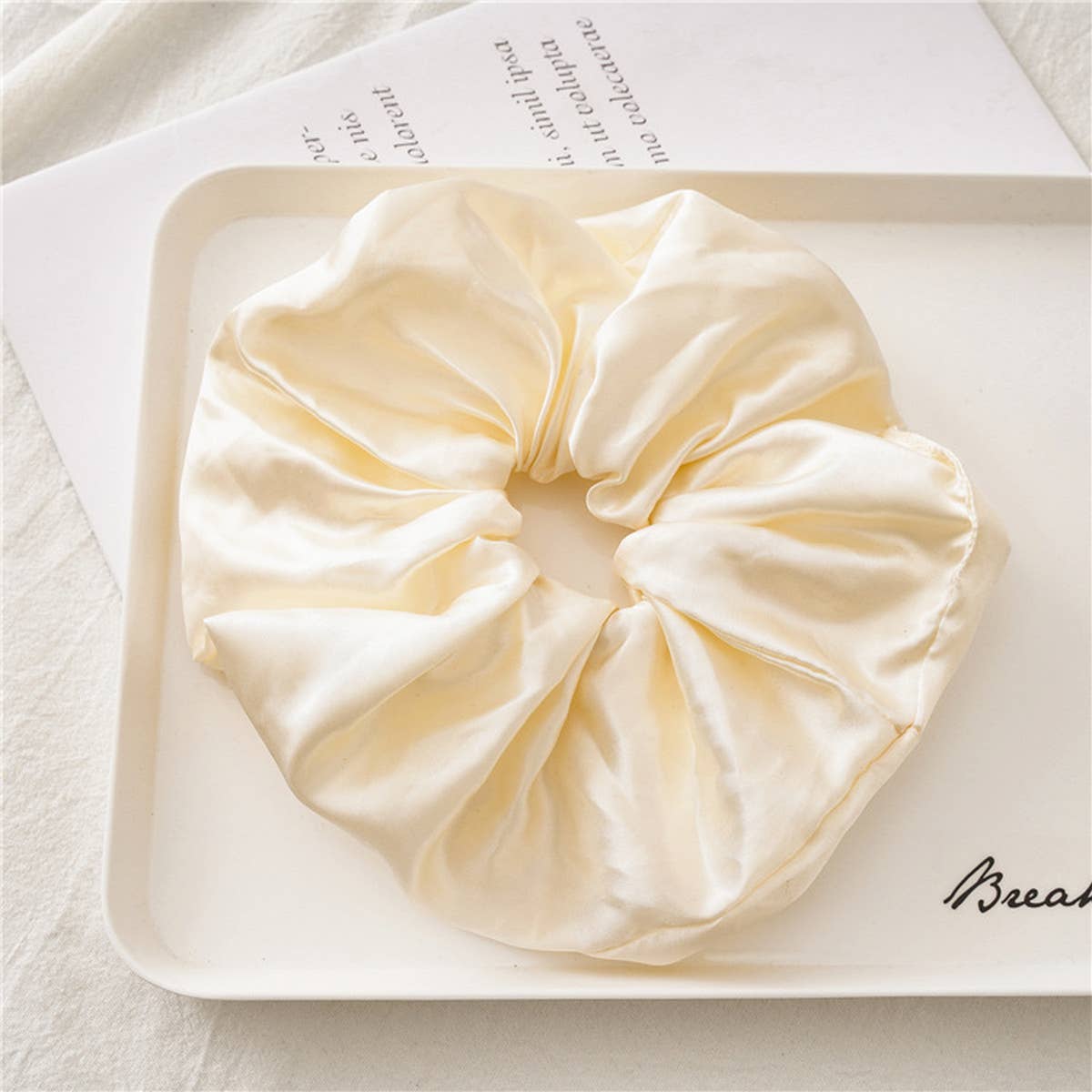 FASHIONABLE WIDE BRIMMED HAIR TIE_CWAHA0845