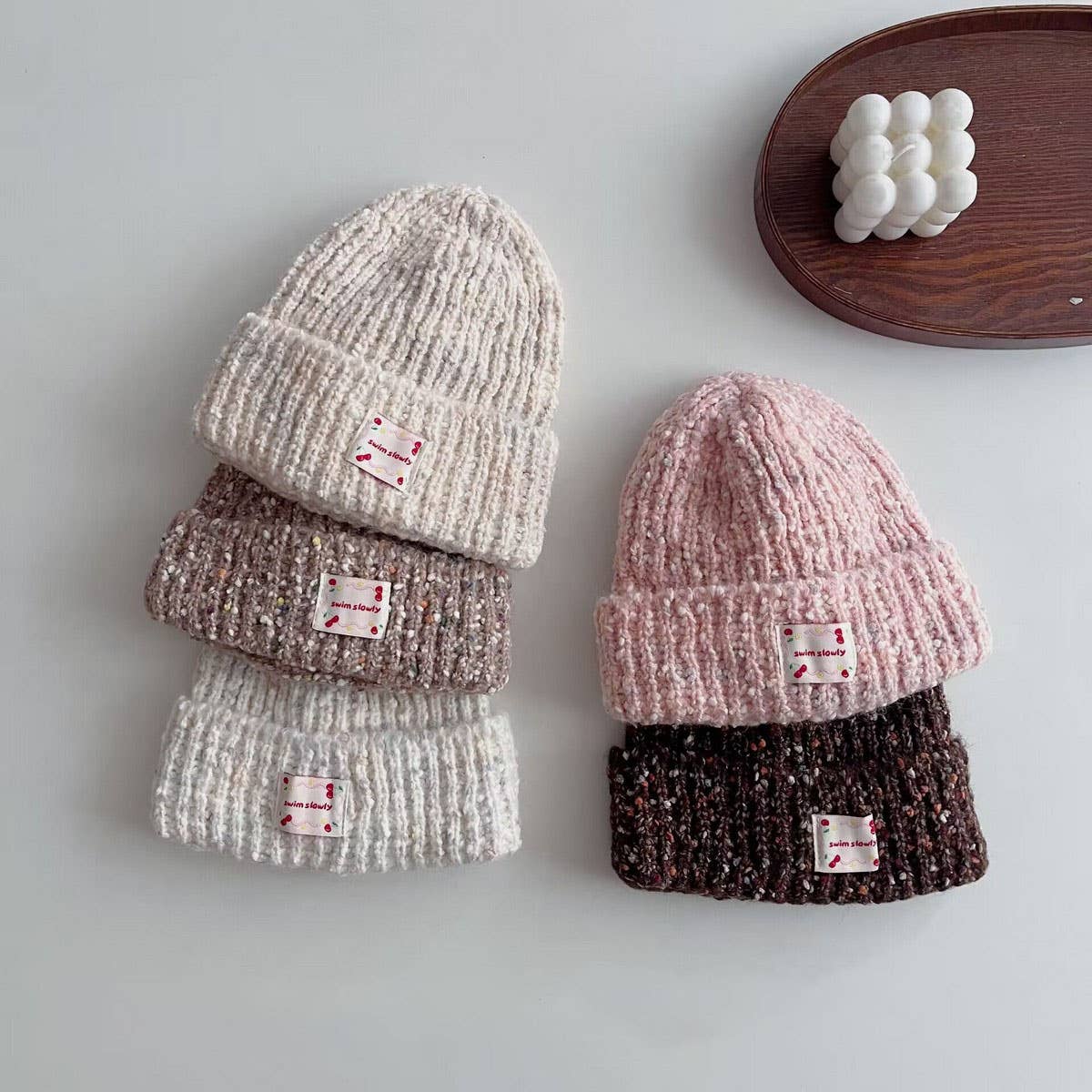CHILDRENS STYLISH CURLED WHITE LABEL KNITTED HAT_CWAH2935