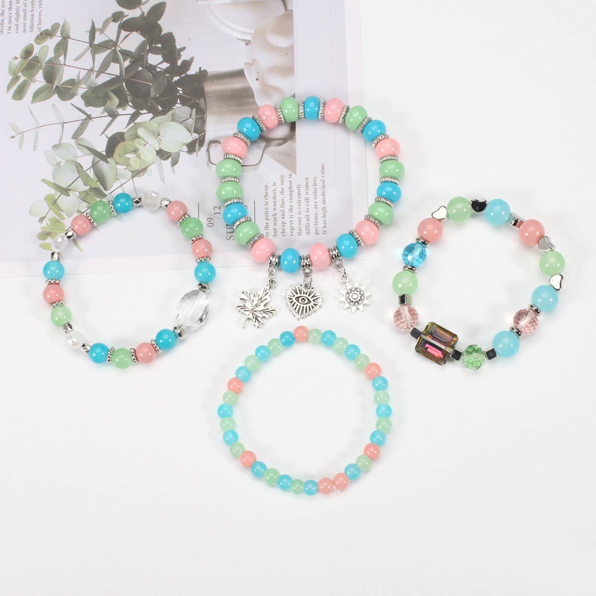 MULTI LAYERED MAPLE LEAF HEART PENDANT BRACELET_CWAJE2229